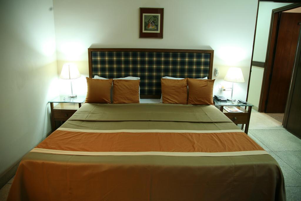 The Royal Residency Hotel New Delhi Exteriör bild