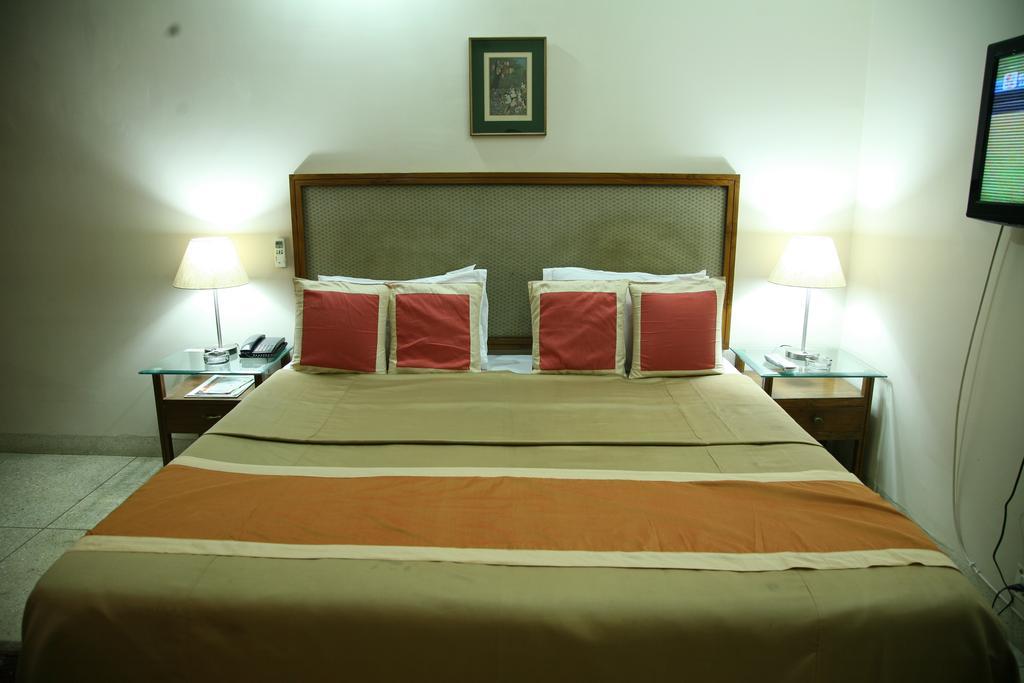 The Royal Residency Hotel New Delhi Exteriör bild