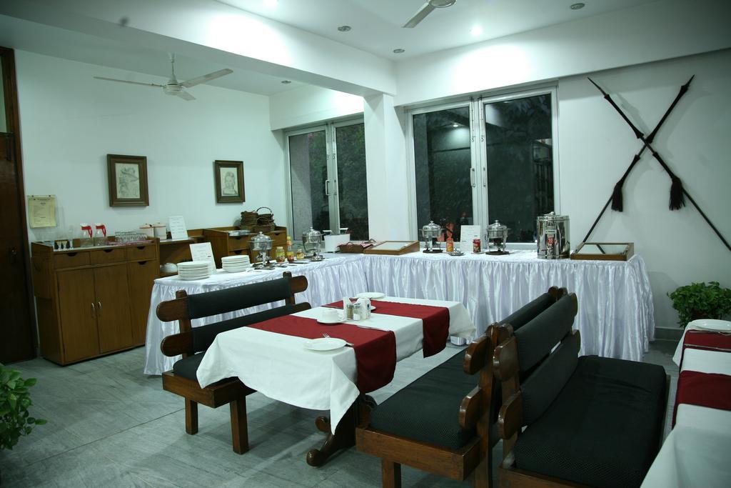 The Royal Residency Hotel New Delhi Exteriör bild